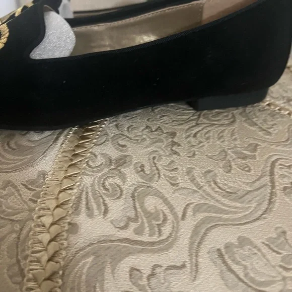 Adrienne Vittadini Flats - Picture 4 of 5